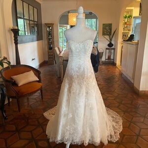 Casablanca Bridal Elegant Lace Wedding Dress